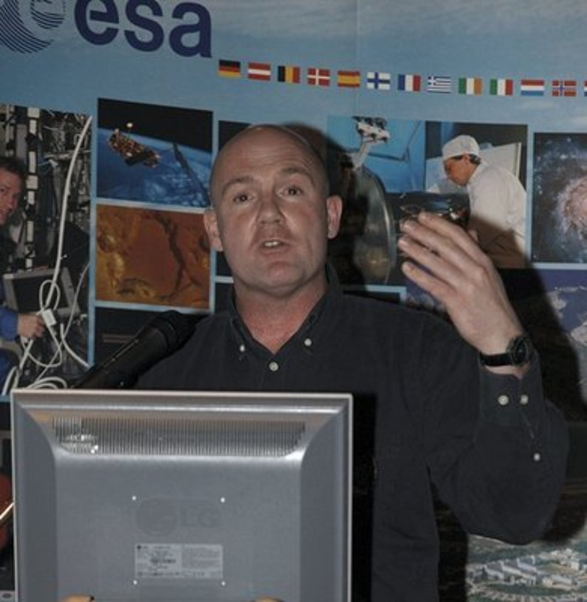 ESA astronaut André Kuipers tijdens de informatiebijeenkomst voor potentiële astronauten