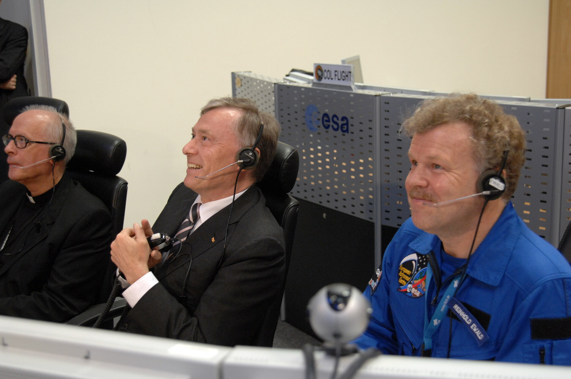 Bundespräsident Horst Köhler, Erzbischof Jean-Claude Perisset und ESA-Astronaut Reinhold Ewald beim "Livecall" mit der ISS