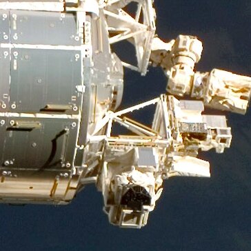 Solar attachée à l'extérieur du module européen Columbus de la station spatiale internationale