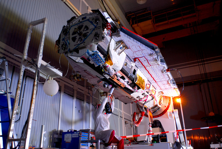 Testing GOCE startrackers in darkened cleanroom