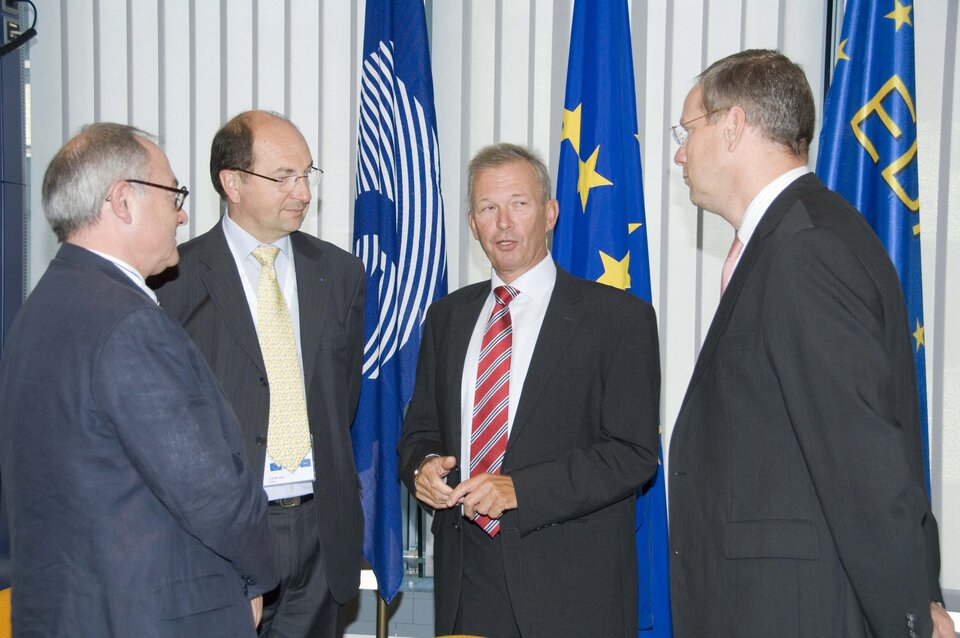 J.J.&nbsp;Dordain&nbsp;(ESA), C.&nbsp;Breant&nbsp;(EDA), P.&nbsp;Weissenberg&nbsp;(EC) and E.&nbsp;Dudok&nbsp;(Eurospace)