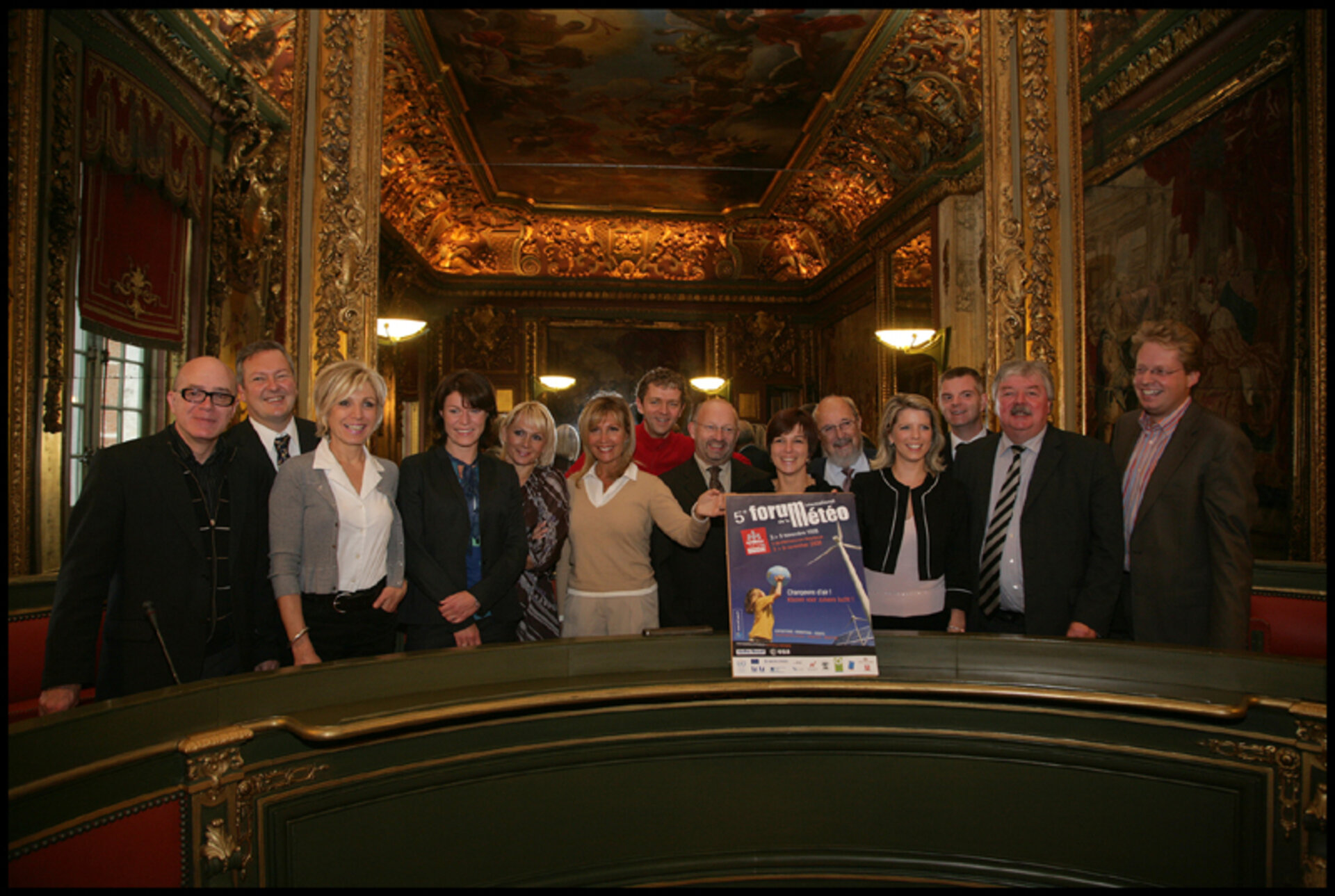 Réunie à l’Hôtel de Ville de Bruxelles, l’équipe souriante du Forum International de la Météo.