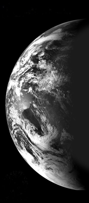 Chandrayaans kamera tog den här bilden av jorden under färden mot månen.