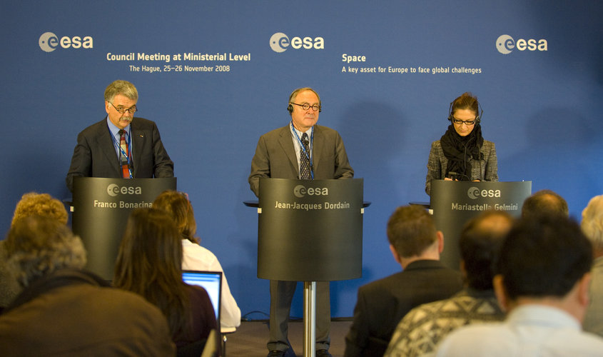 Press conference of ESA Council at Ministerial Level, The Hague, November 2008
