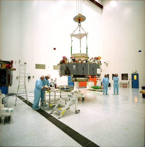 Cluster, 2000-in operation, focusing on Sun-Earth interactivity