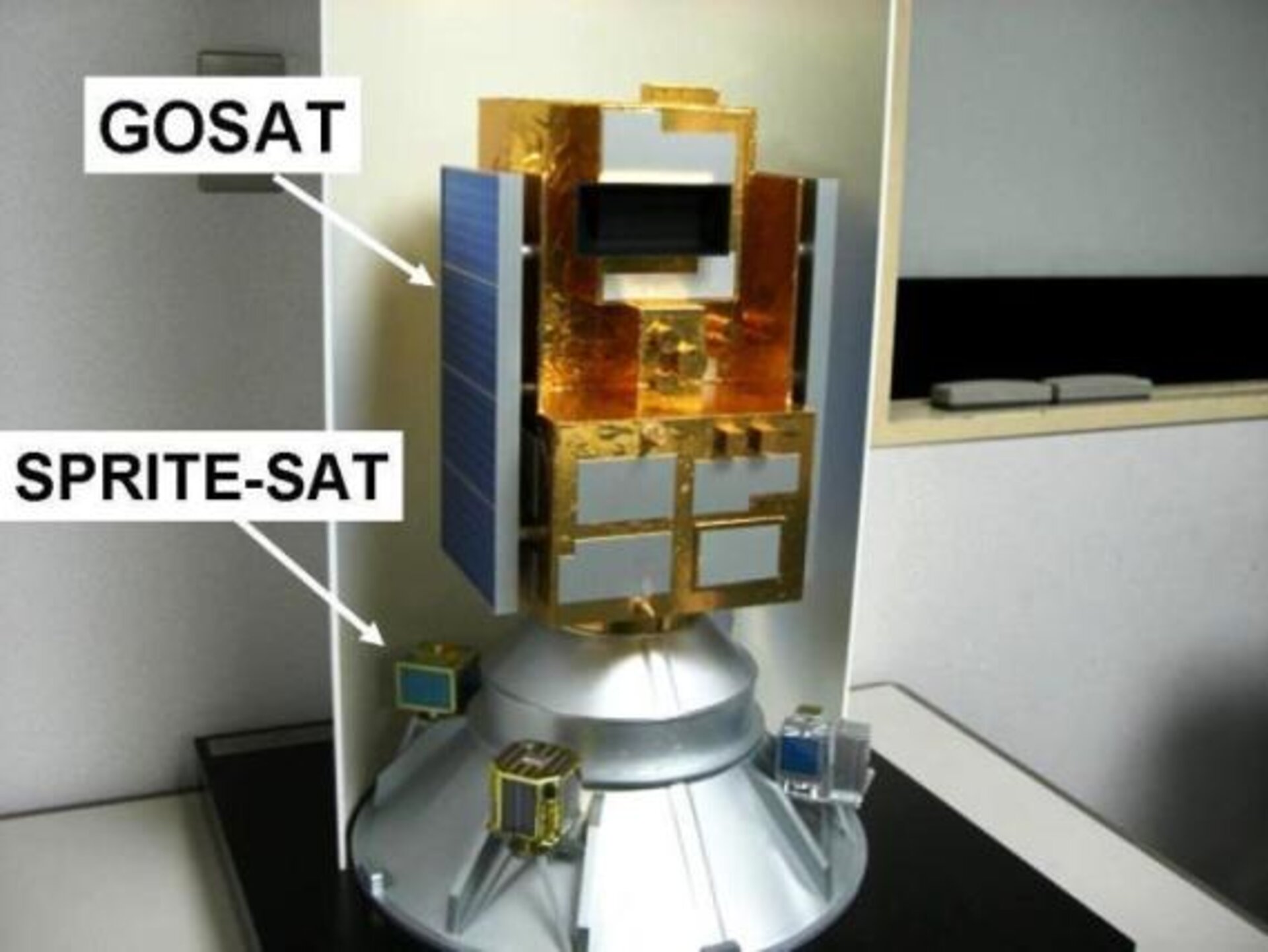 SpriteSat fick lift upp i rymden av den japanska satelliten GOSAT, eller Ibuki som japanerna kallar den.
