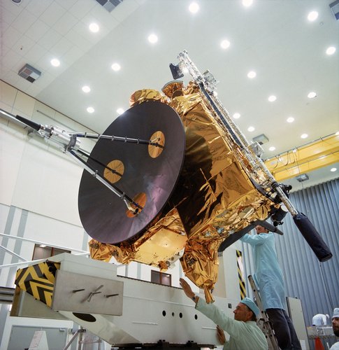 Ulysses, 1990-2008, studying the uncharted poles of the Sun