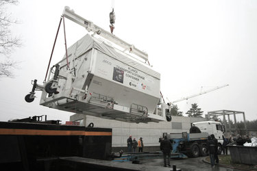 Planck container moved onto the truck