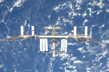 ISS sedd ifrån Discovery när rymdfärjan lämnade rymdstationen förra veckan.