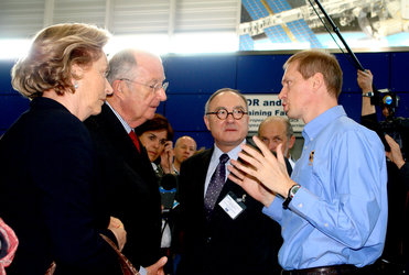 Jean-Jacques Dordain and Frank De Winne with Albert II King of the Belgians and the Queen Paola