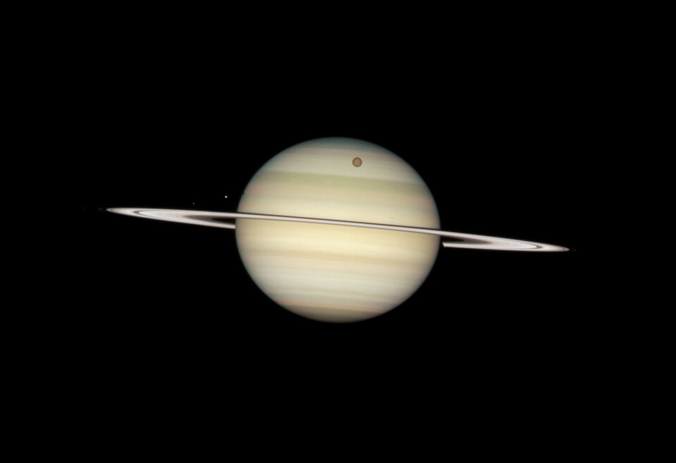 Als het weer meezit is de planeet Saturnus de 'ster' van de <i>Nacht van de Duisternis</i>