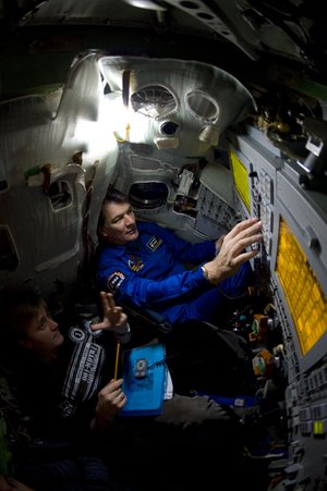 Paolo Nespoli trains in the Soyuz simulator at Star City