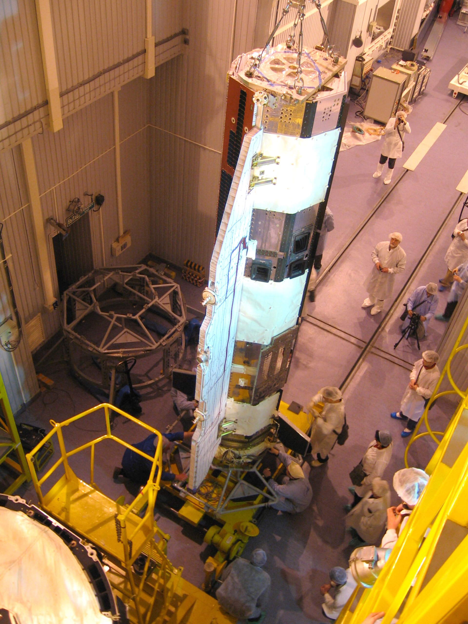 Transferring GOCE to the Upper Stage