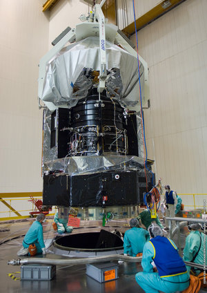 Herschel is lowered on to the Sylda.