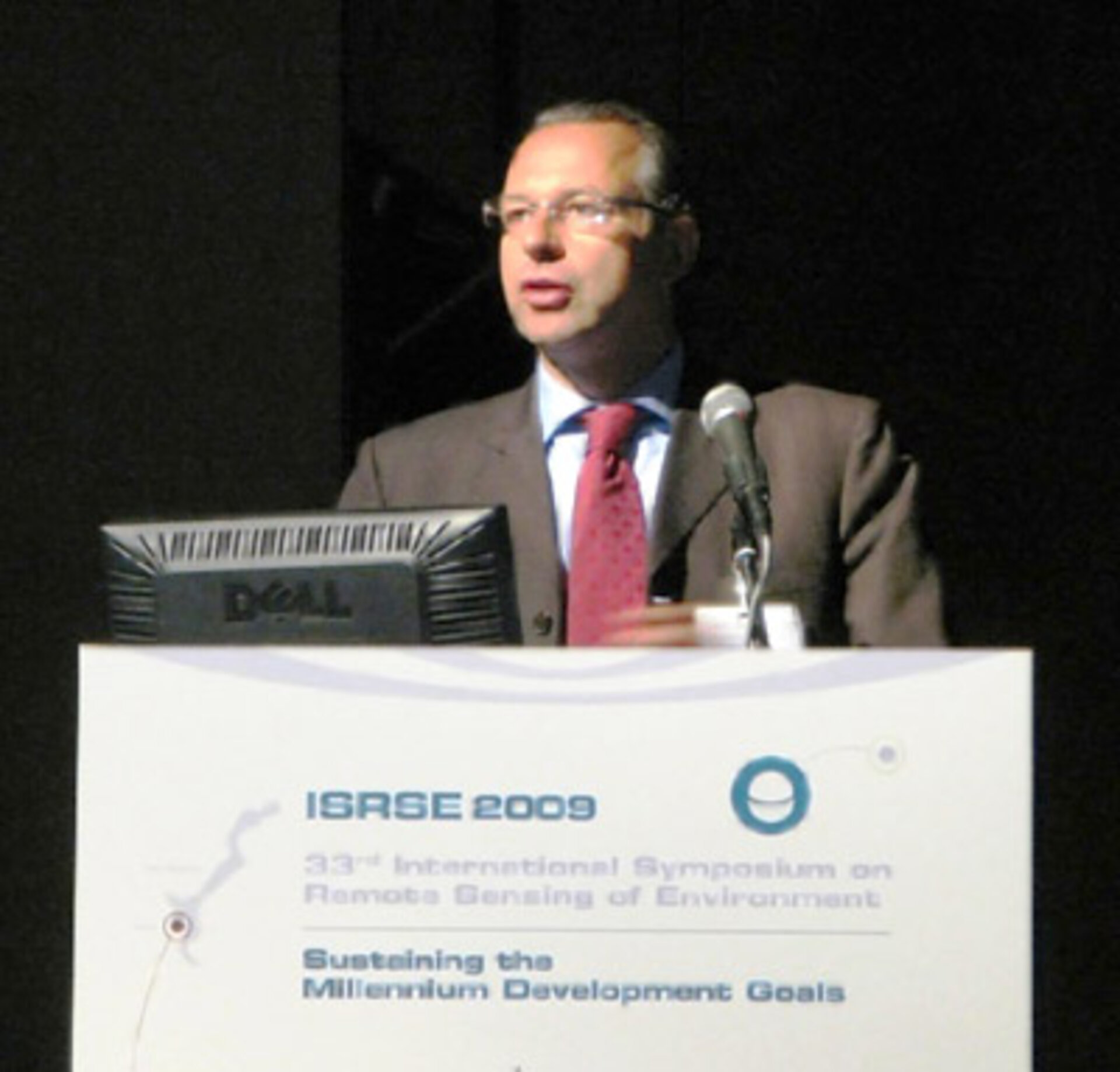 Josef Aschbacher speaking at ISRSE