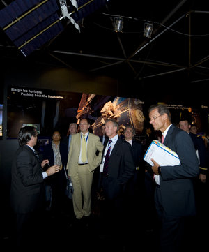 Fernando Doblas presents the ESA Pavilion to members of the European Commission and the European Defence Agency