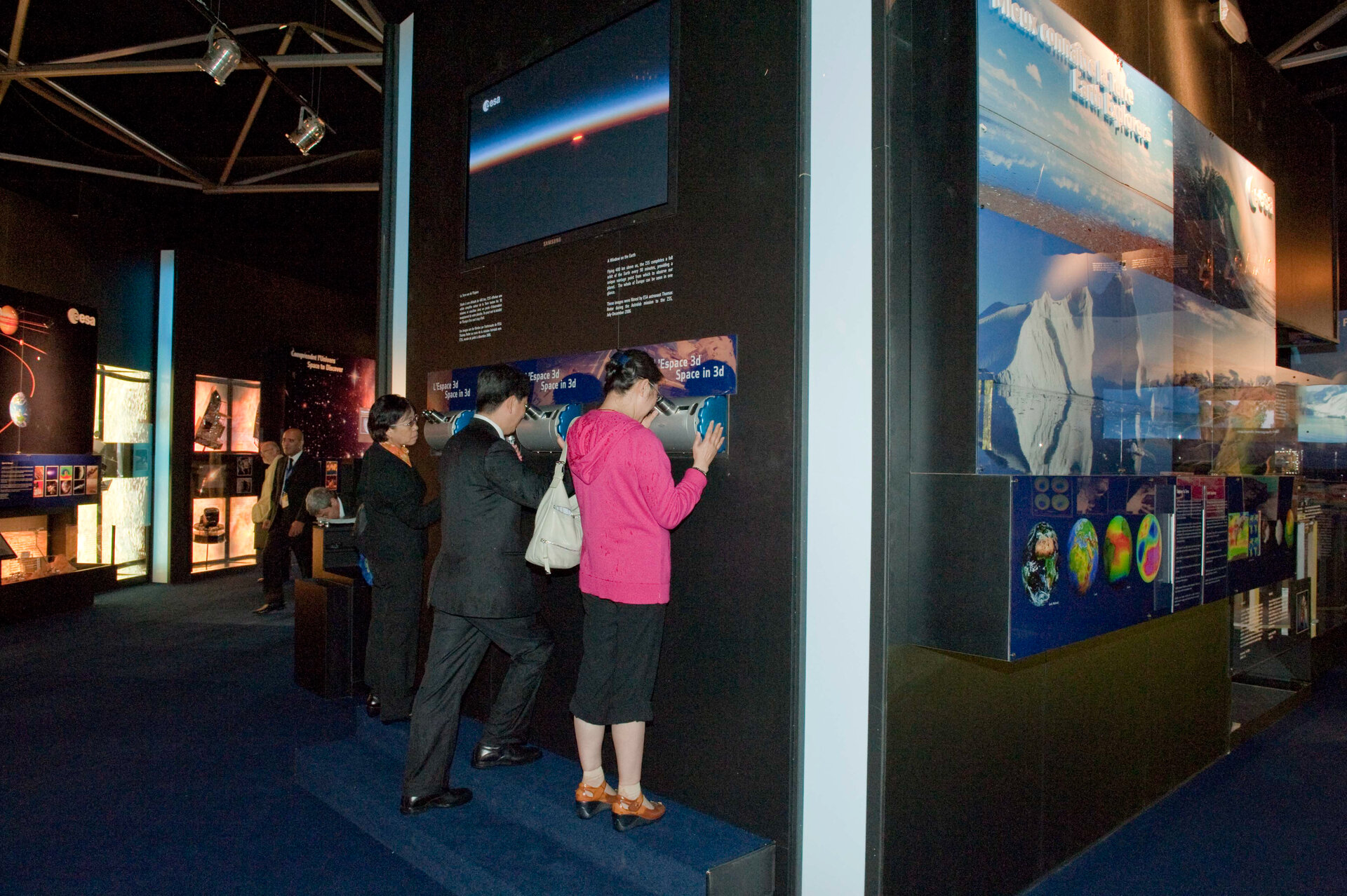 Interior view of the ESA Pavilion, space images in 3D