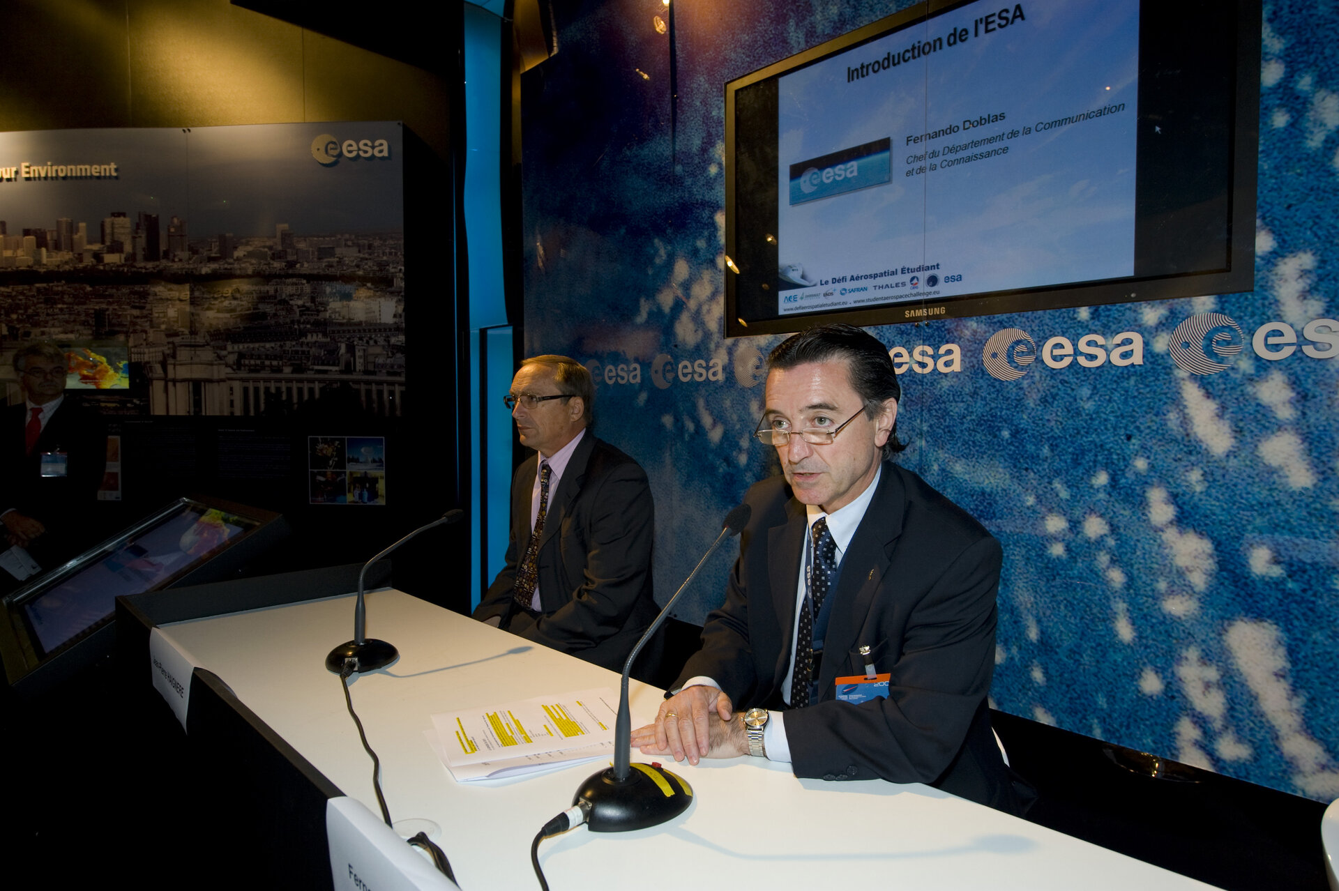 Jean-Pierre Haigneré and Fernando Doblas announce the results of the third edition of the Student Aerospace Challenge