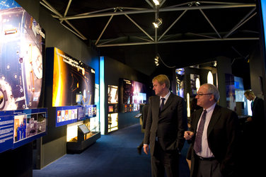 Mr Dordain and Mr Hulsroj visit the ESA Pavilion