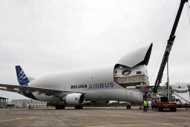 Node 3 is unloaded after arriving at KSC from Turin