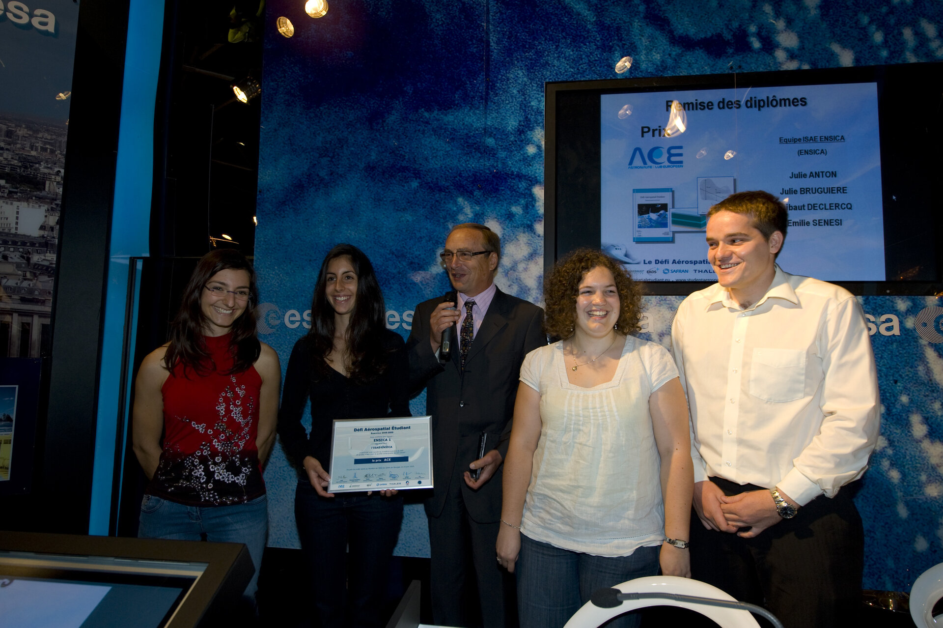 Prizegiving ceremony for the Student Aerospace Challenge in the ESA Pavilion at Le Bourget