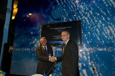 Signature of the ESA/Arianespace Frame Contract for the Procurement of Launch Services