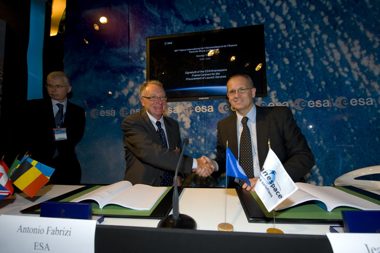 Signature of the ESA/Arianespace Frame Contract for the Procurement of Launch Services