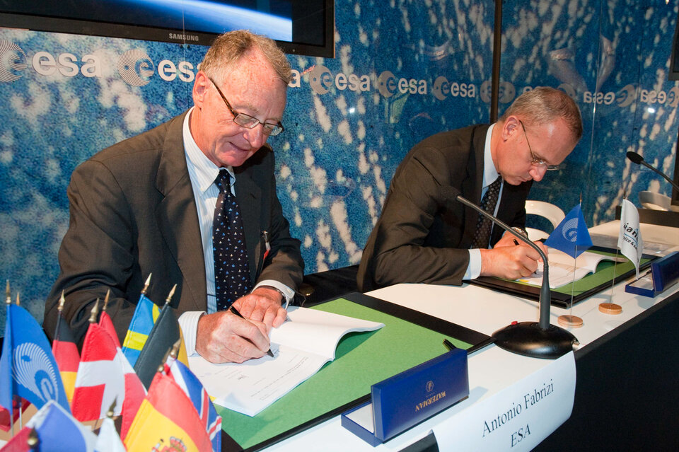 Firma dell'accordo quadro ESA/Arianespace per la fornitura dei servizi di lancio