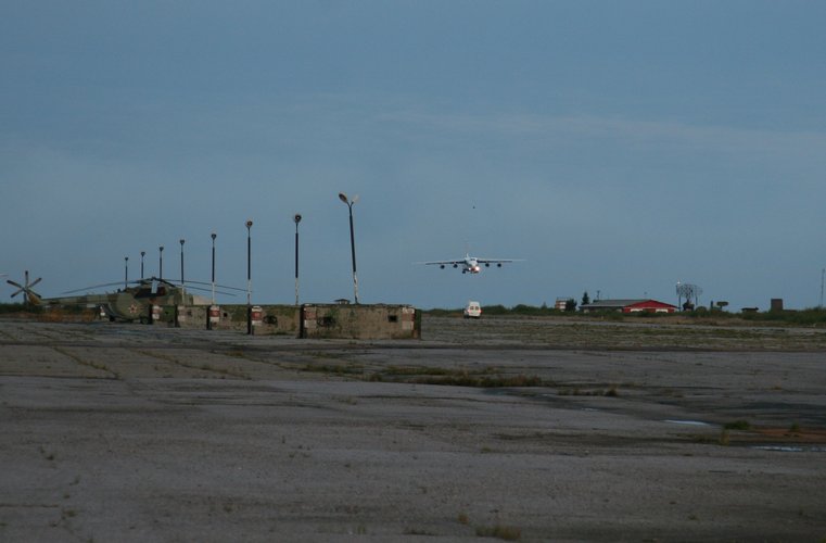 Antonov carrying SMOS arriving in Russia