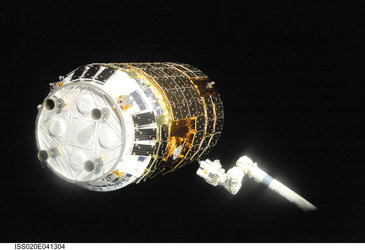 Canadarm2 prepares to grapple the Japanese H-II Transfer Vehicle