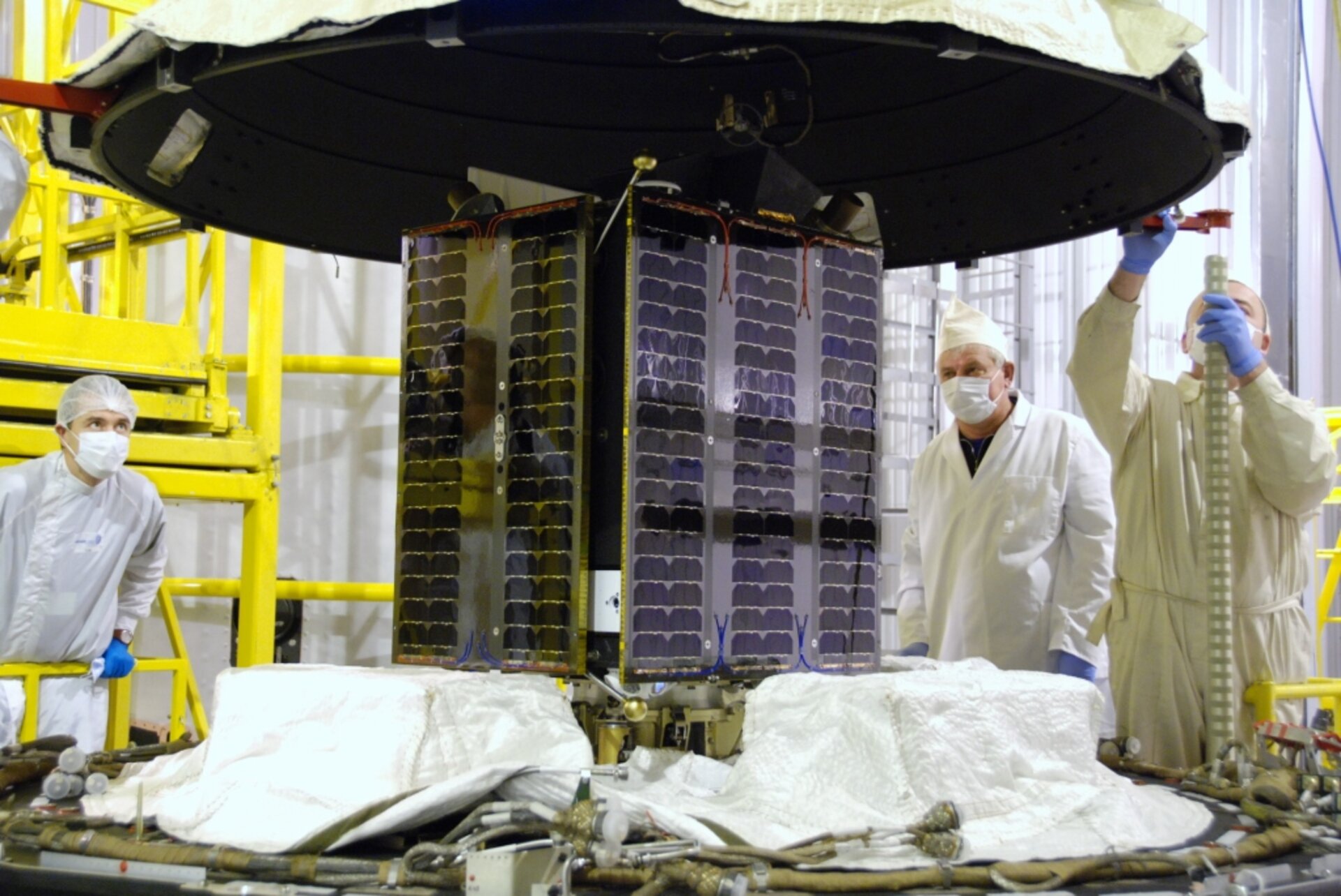 Proba-2 encapsulated by SMOS launch adapter
