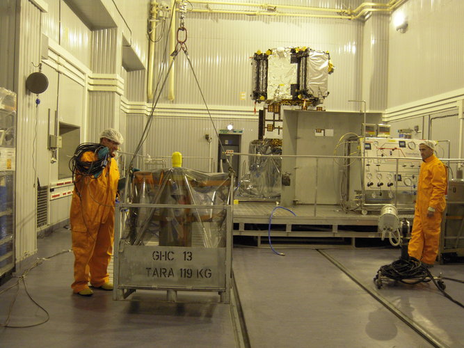 Removing hydrazine drum from cleanroom