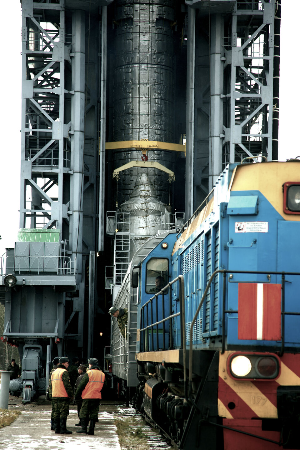 Upper composite arrives at launch pad