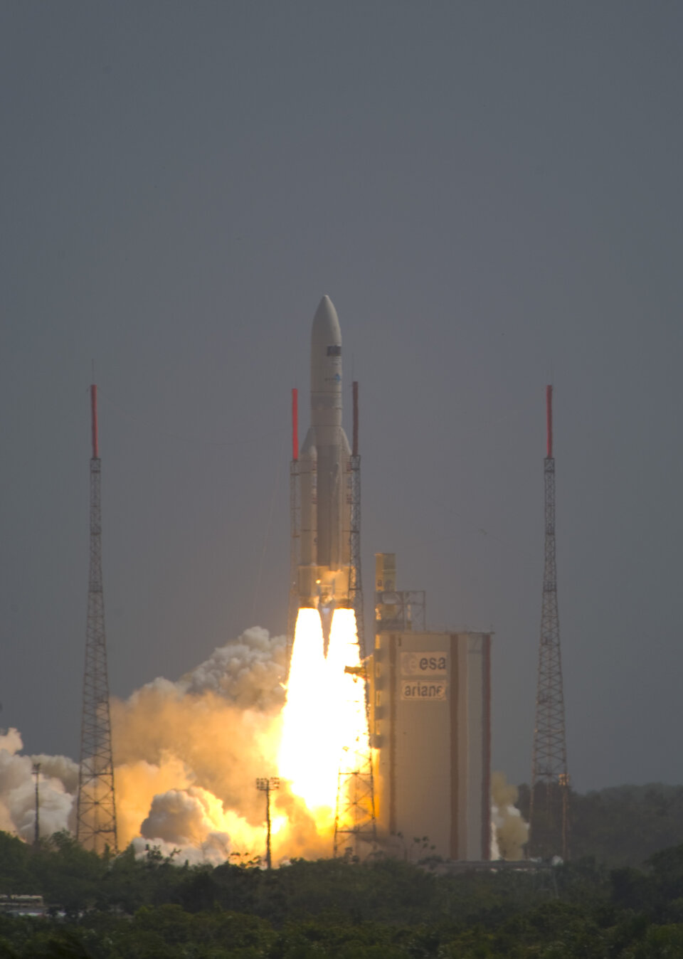De lancering van Planck en Herschel met een Ariane 5-raket vanuit Kourou in Frans-Guyana op 14 mei 2009
