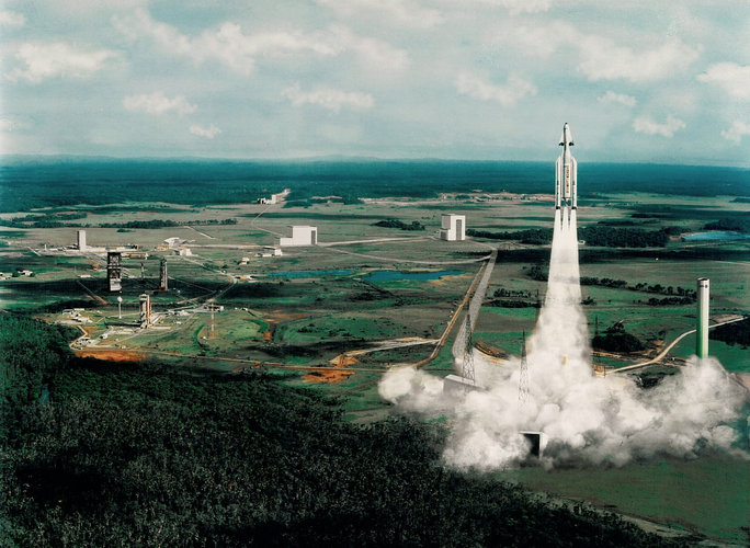 Artist's impression of Ariane 5 launch carrying the Hermes spaceplane