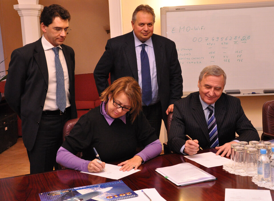 Signing of the Expert contract