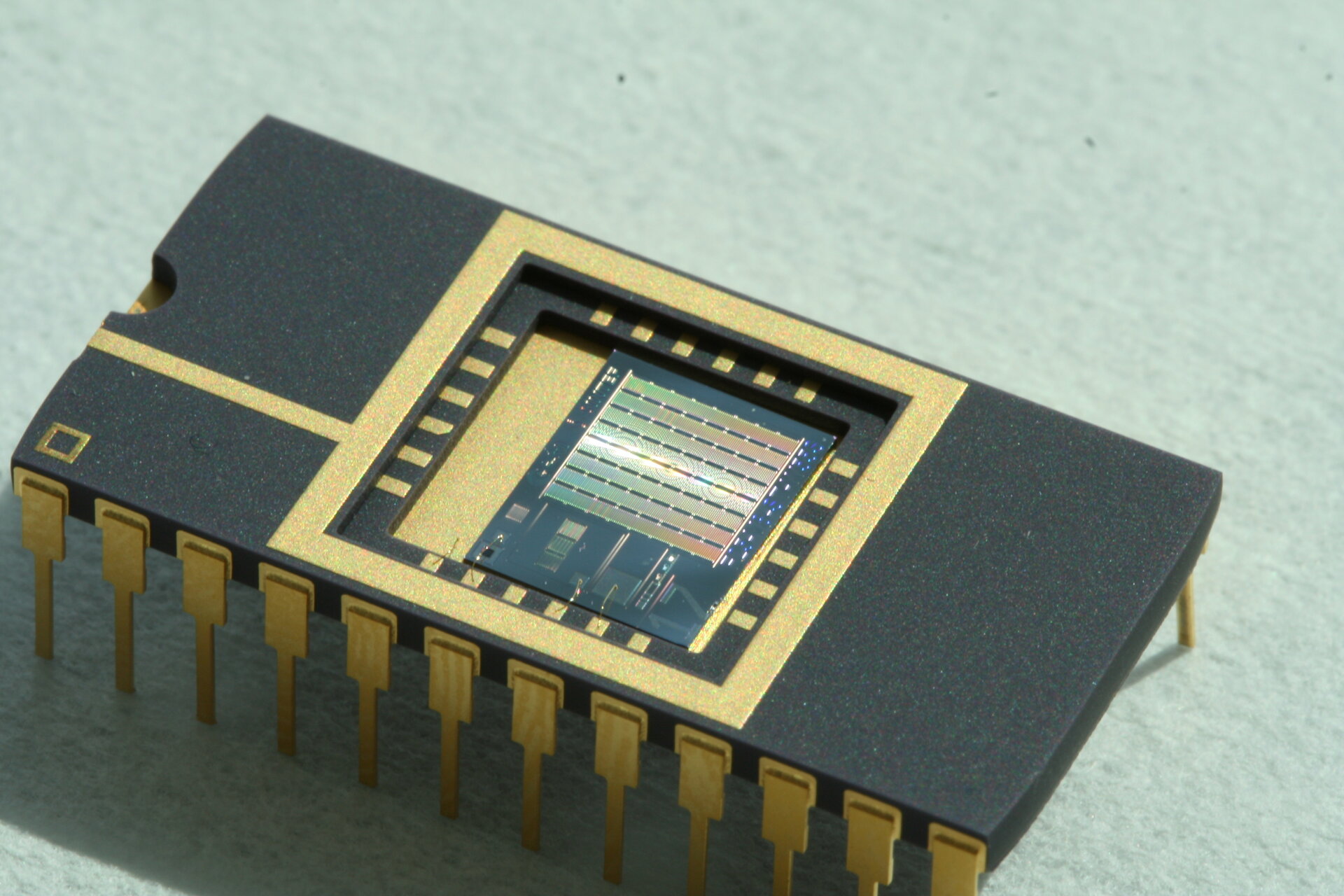 Optical MEMS gas sensor