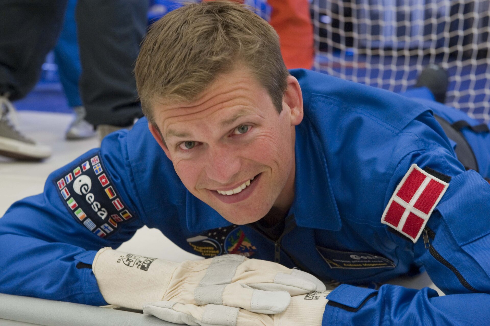 Andreas Mogensen resting between parabolas