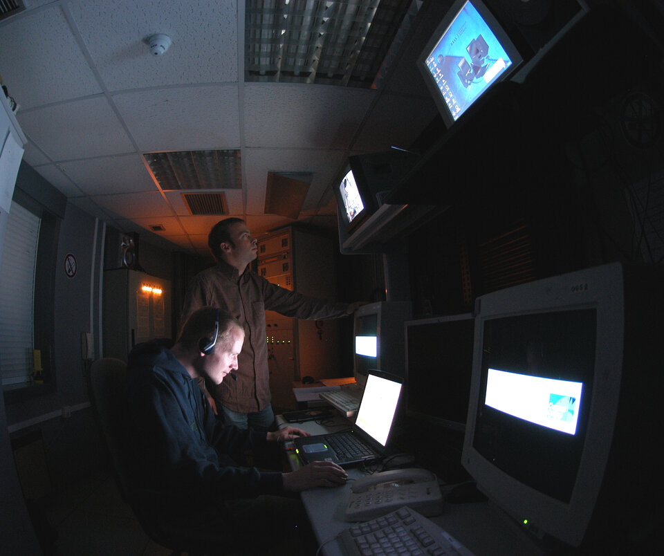 La salle de contrôle de la Station de suivi optique de l'ESA à Ténérife
