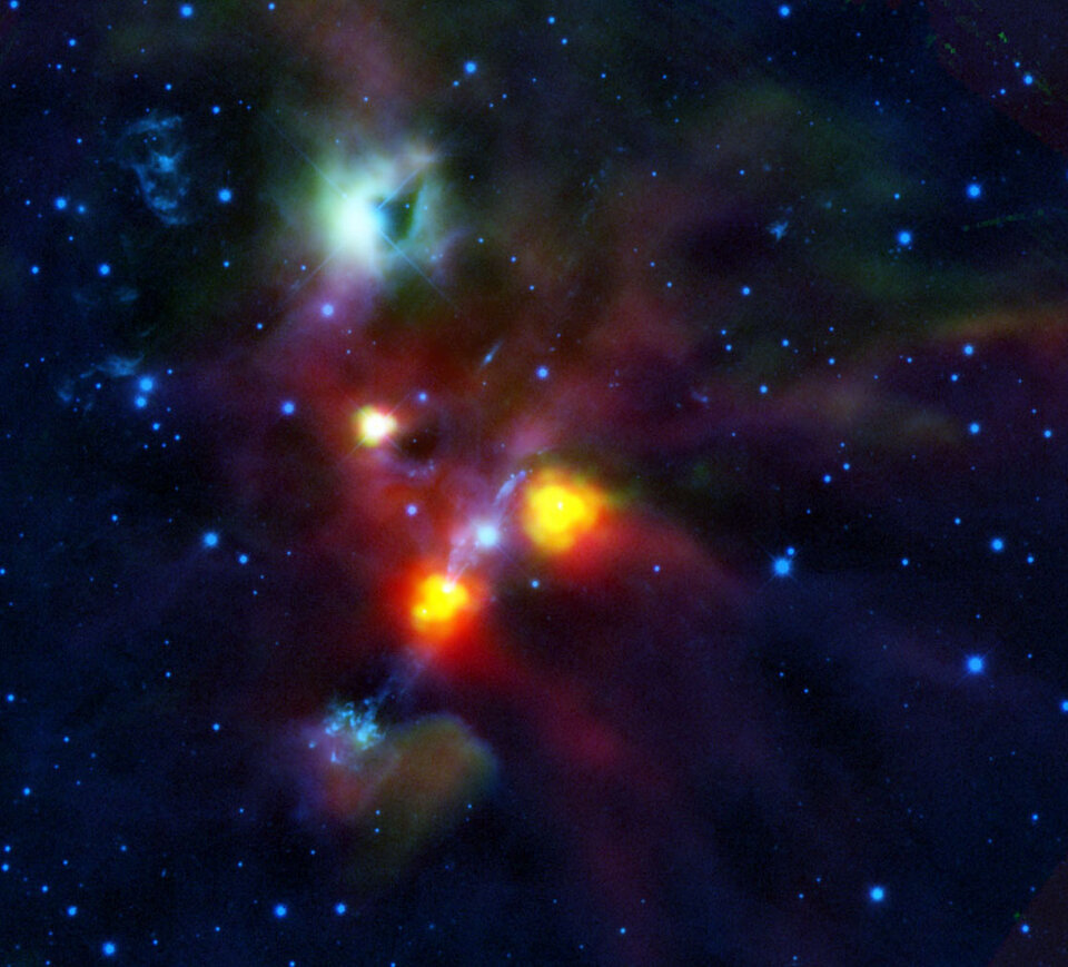 I det grönaktiga NGC 1999 har Herschel hittat vad som faktiskt verkar vara ett hål där vindar från unga stjärnor blåst bort en del av molnet.