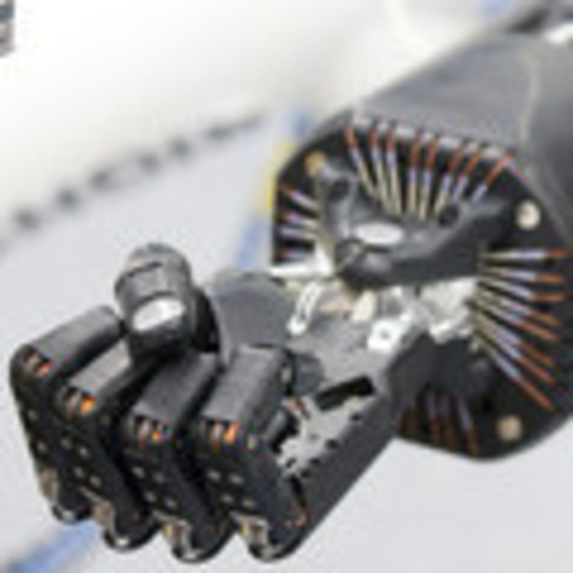 An artificial hand for robot arm