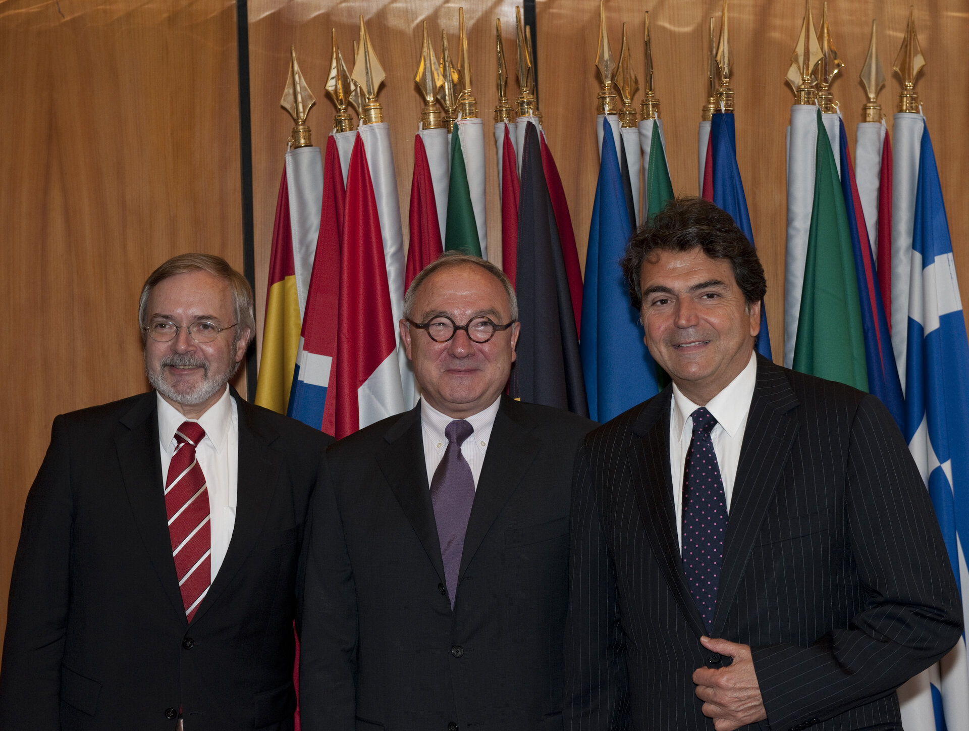 Jean-Jacques Dordain avec Pierre Lellouche et Werner Hoyer au siège de l'ESA le 15 juin 2010