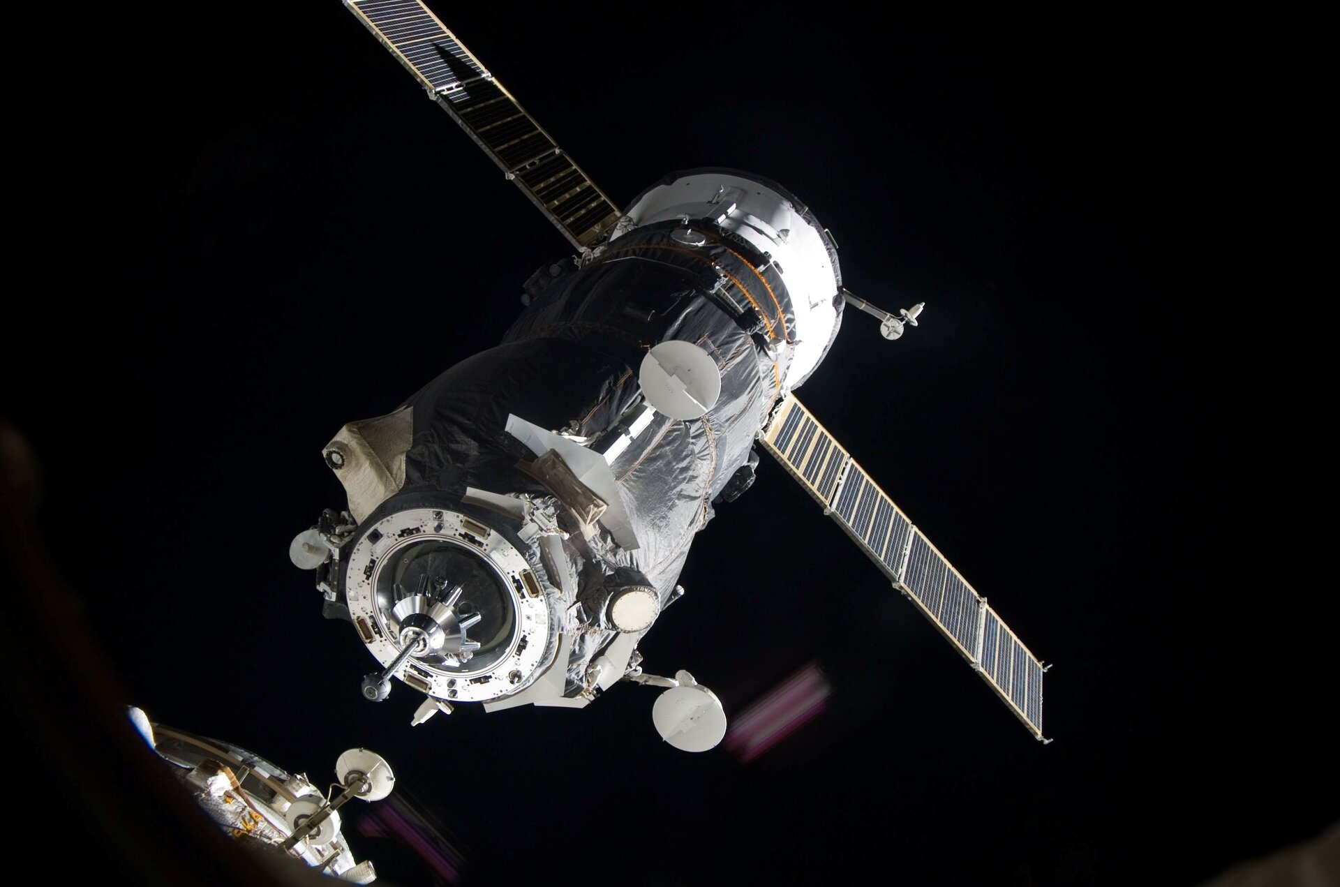 Una nave Progress aproximándose a la ISS