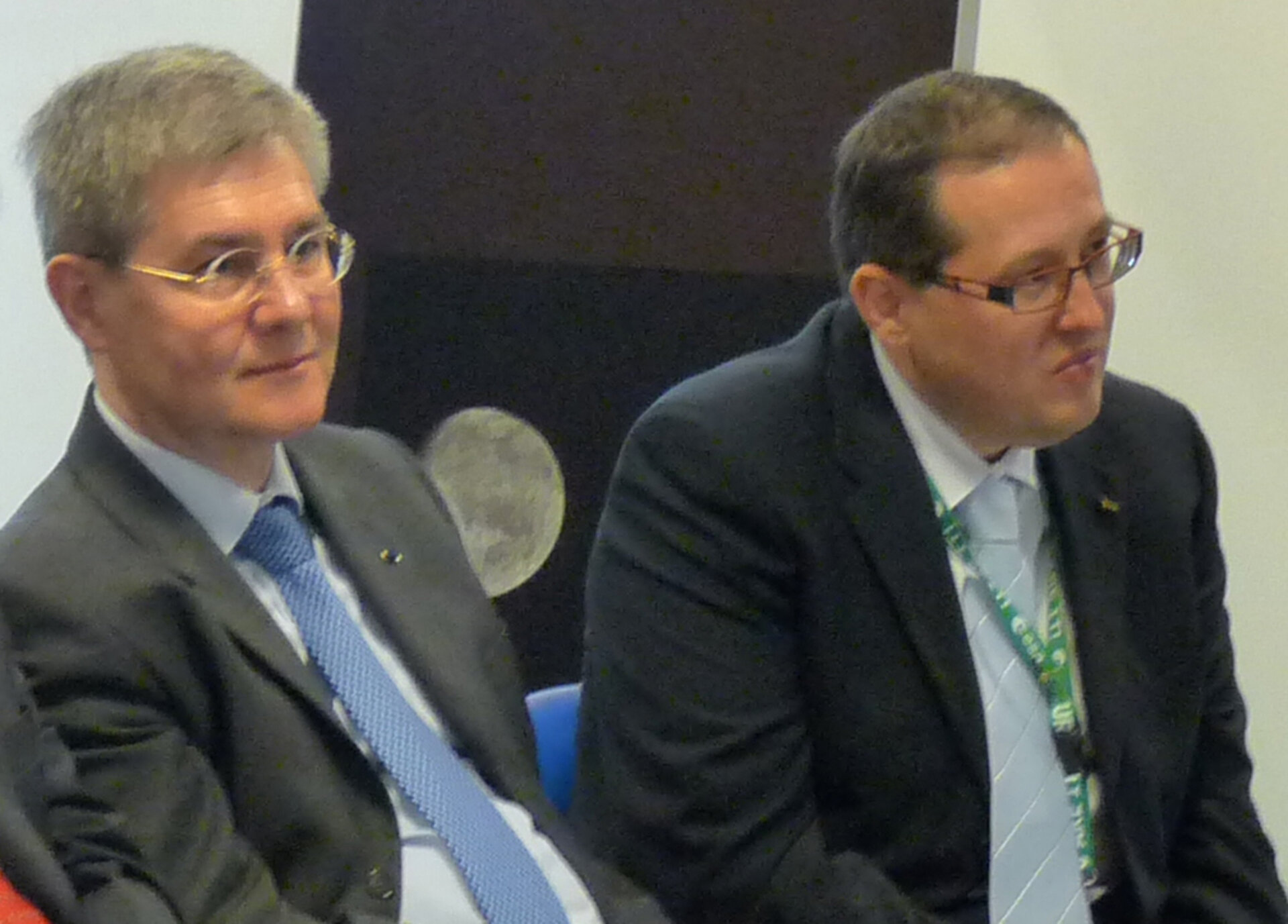 Erik Béka (à gauche), l’ambassadeur du spatial belge, et Daniele Galardini, Directeur de la station ESA de Redu