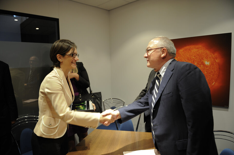 J.J. Dordain greets Italian Minister M. Gelmini