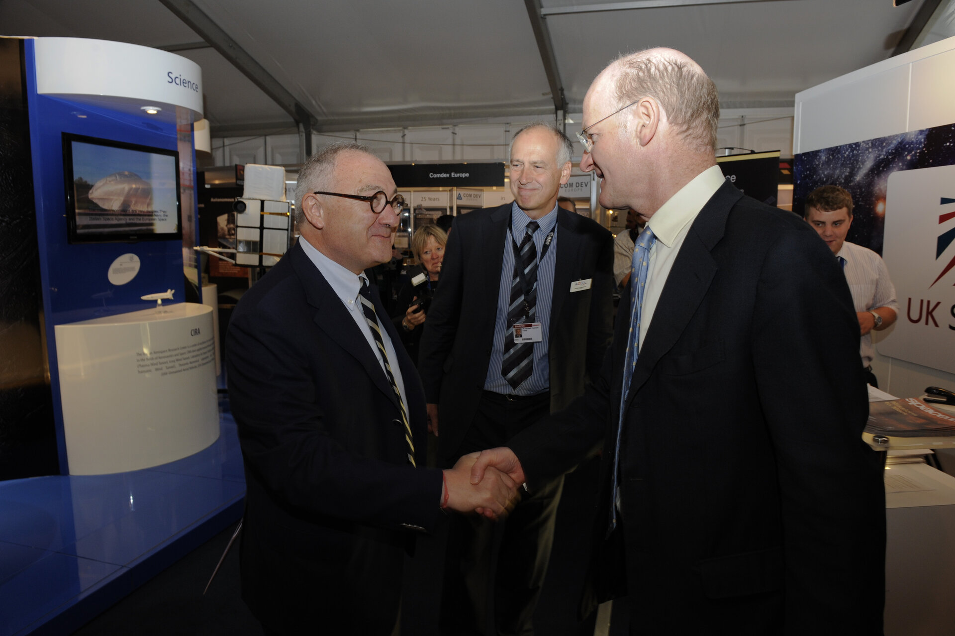 J.J. Dordain greets UK Minister D. Willetts