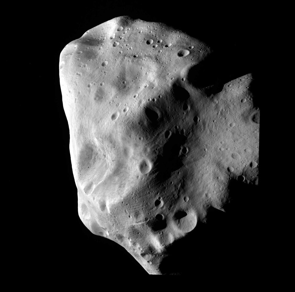 Asteroid Lutetia, an dem die ESA-Mission Rosetta 2010 vorbeiflog