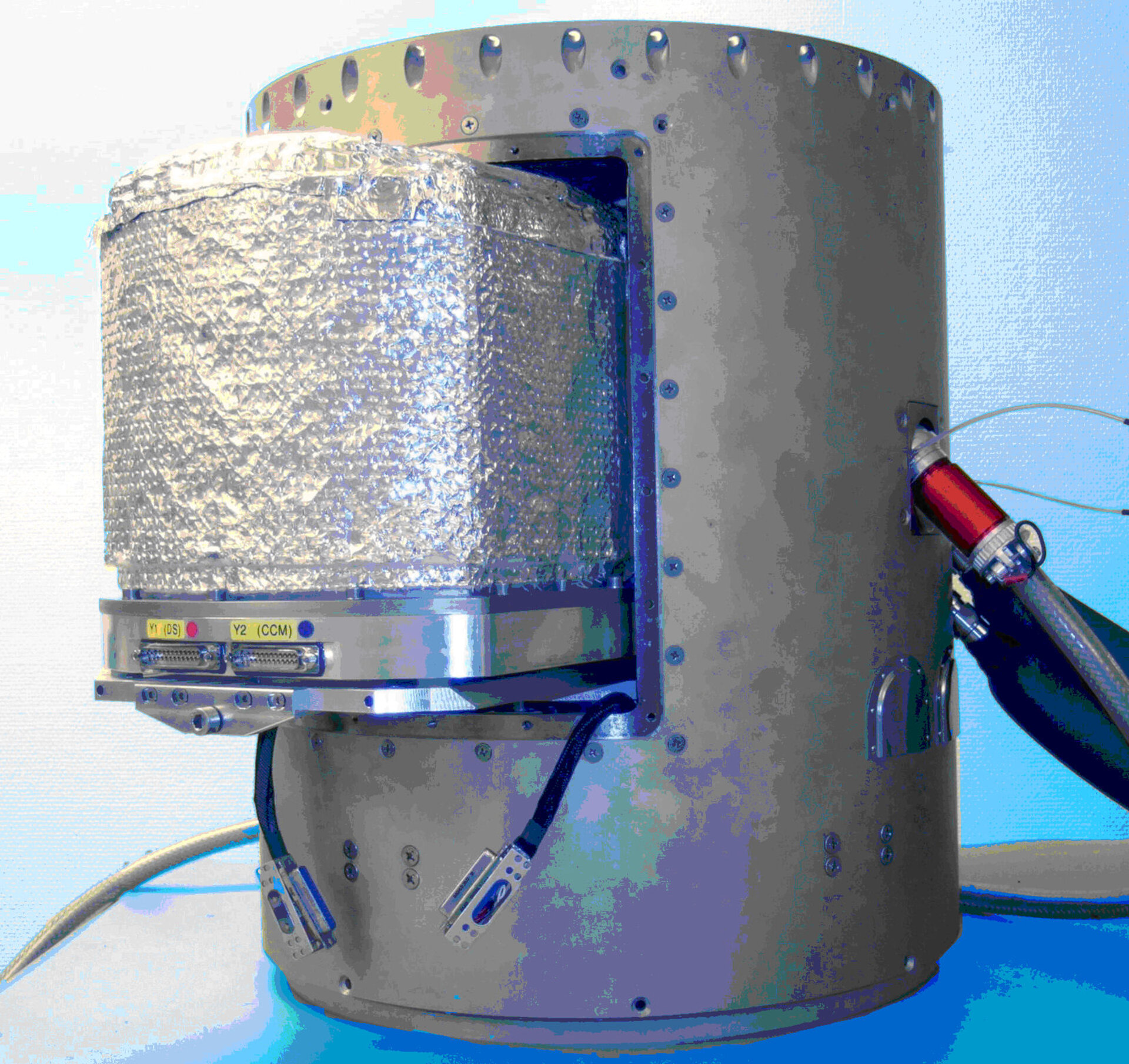 The experiments inside a thermally isolated Late-Access Insert