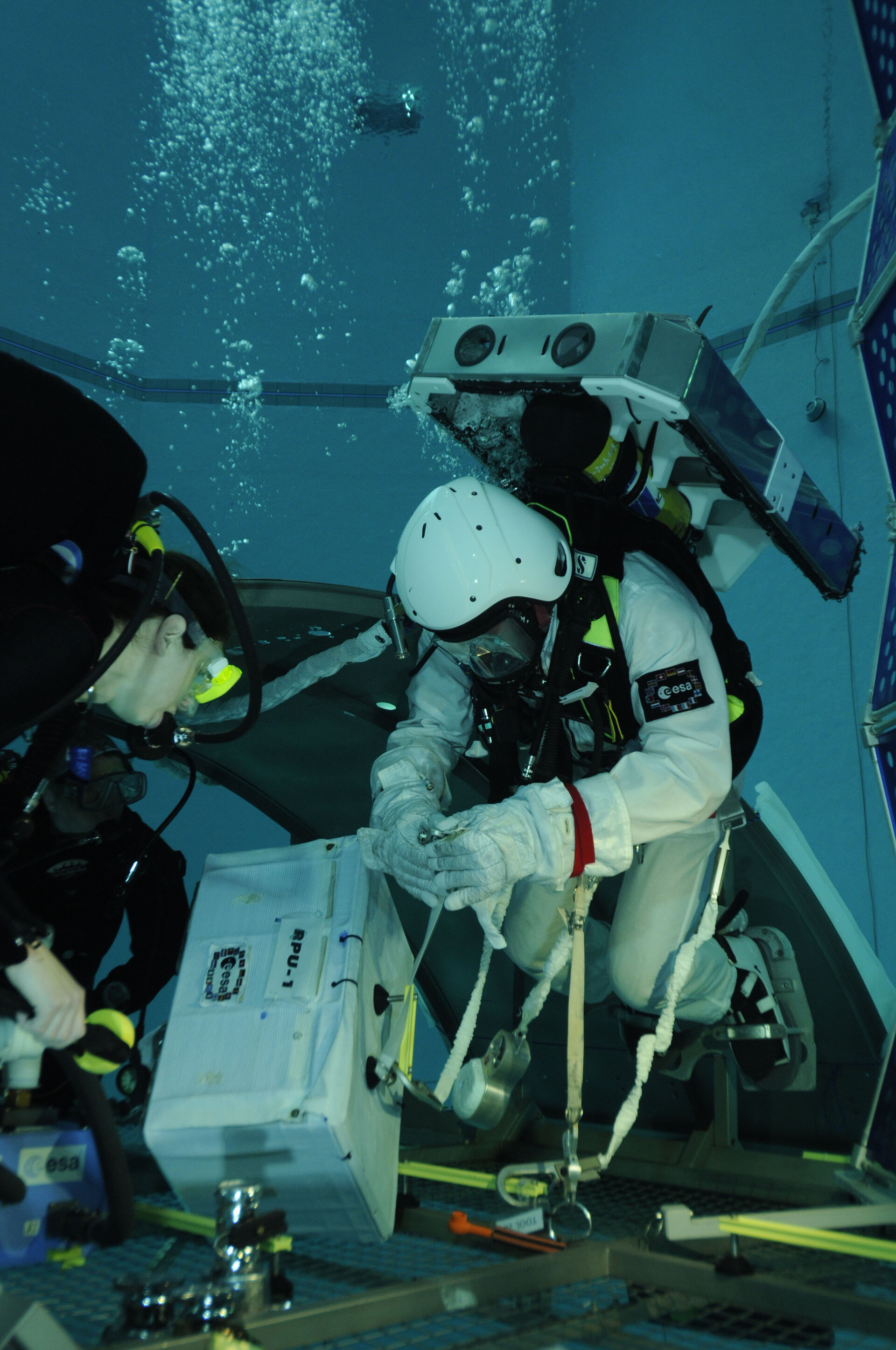 Andreas Mogensen during training  in the Neutral Buoyancy Facility at EAC