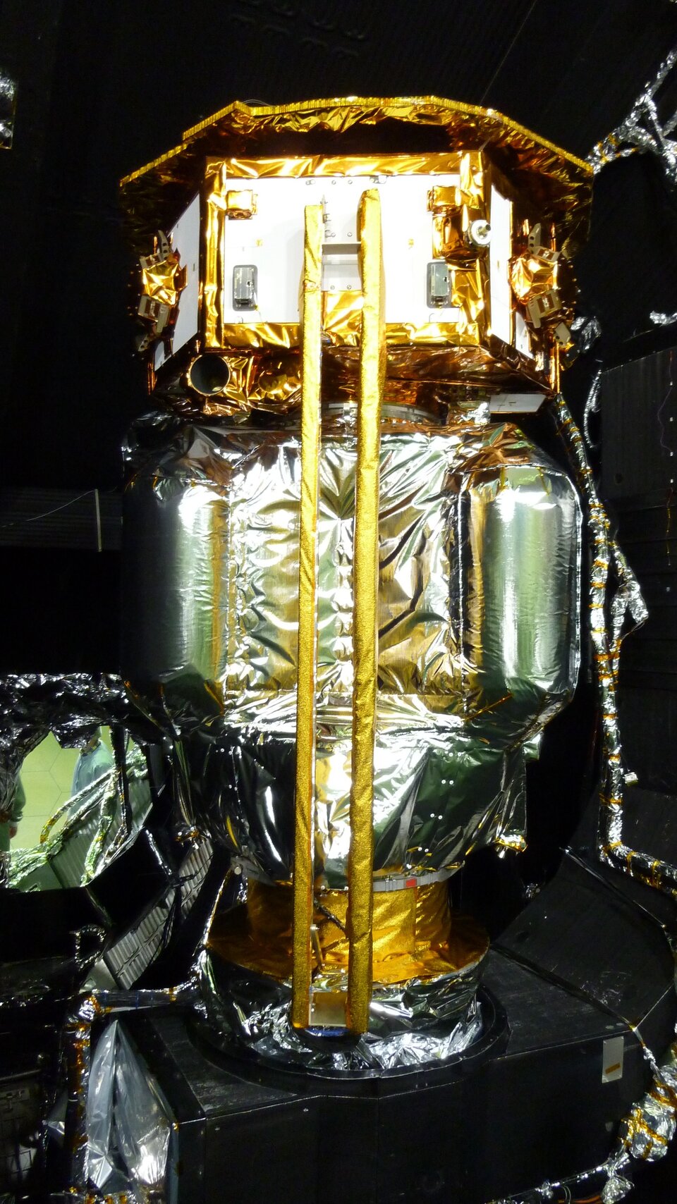Combined spacecraft shrouded in multi-layer insulation